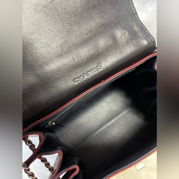 CHANEL Burgundy Square Quilt Accordion Flap Bag-63111012 - Picture 4 of 11